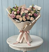 Букет цветов из:  Розы и Лизиантусы в Мирный