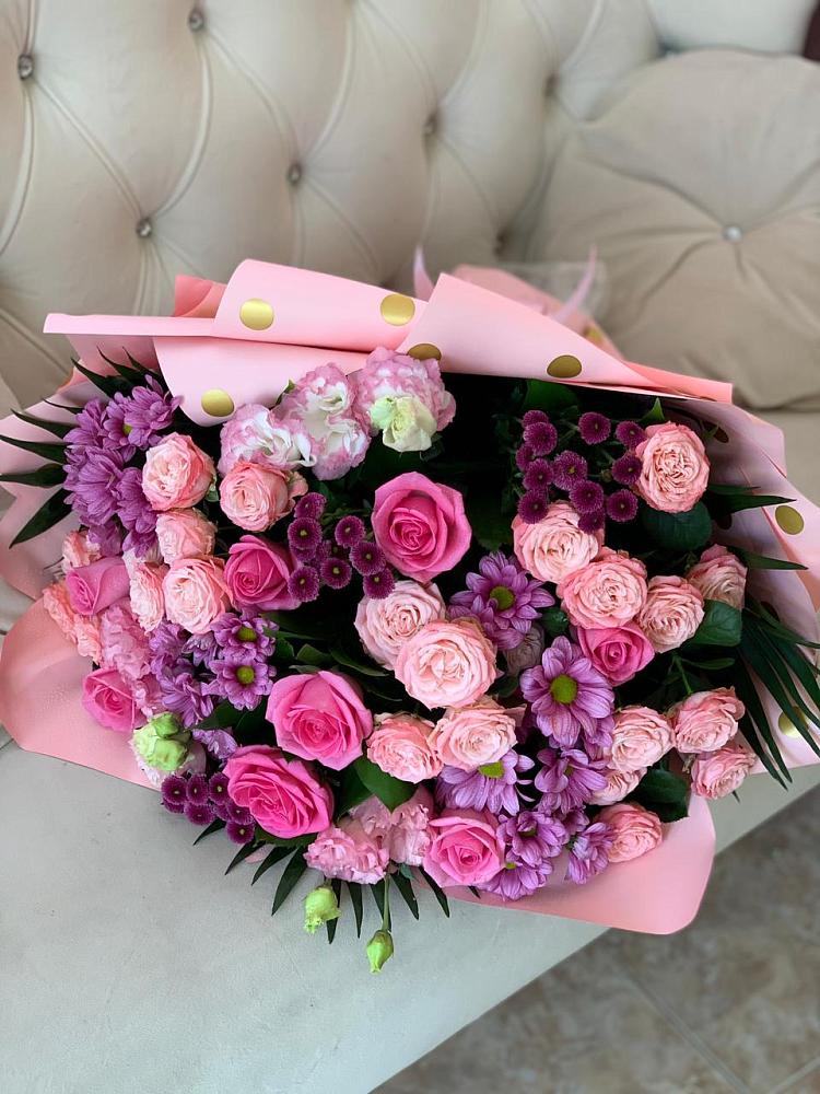 Букет цветов из: Хризантемы, Розы и Лизиантусы в Мирный