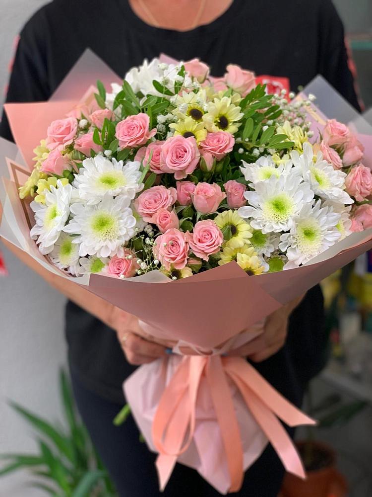 Букет цветов из: Розы и Хризантемы в Мирный