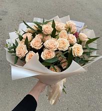 Букет Кремовые розы Латте в Мирный