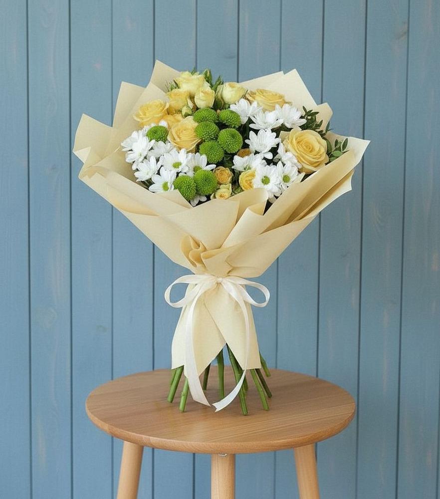 Букет цветов из: Хризантемы и Розы в Мирный