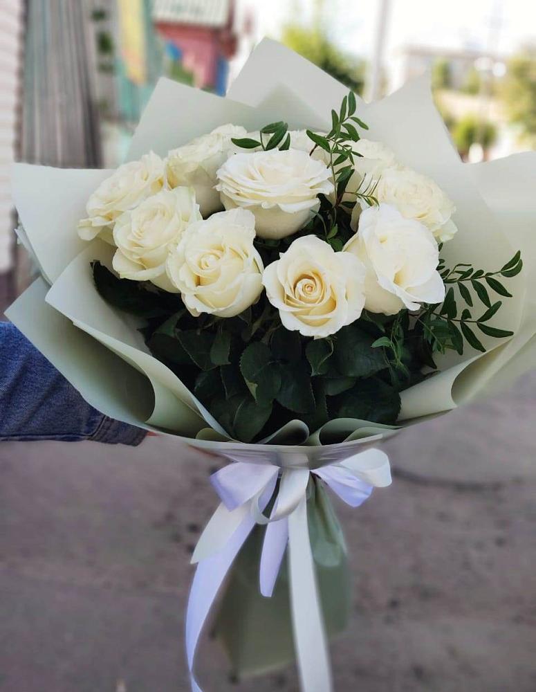 Букет Белые розы Проуд в Мирный