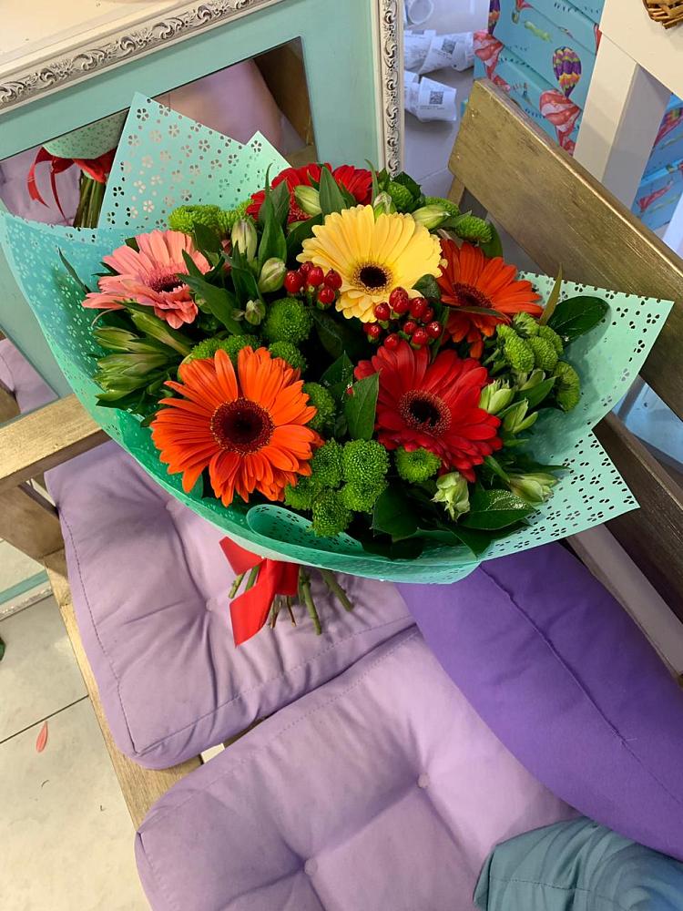 Букет цветов из: Герберы, Хризантемы и Альстромерии в Мирный