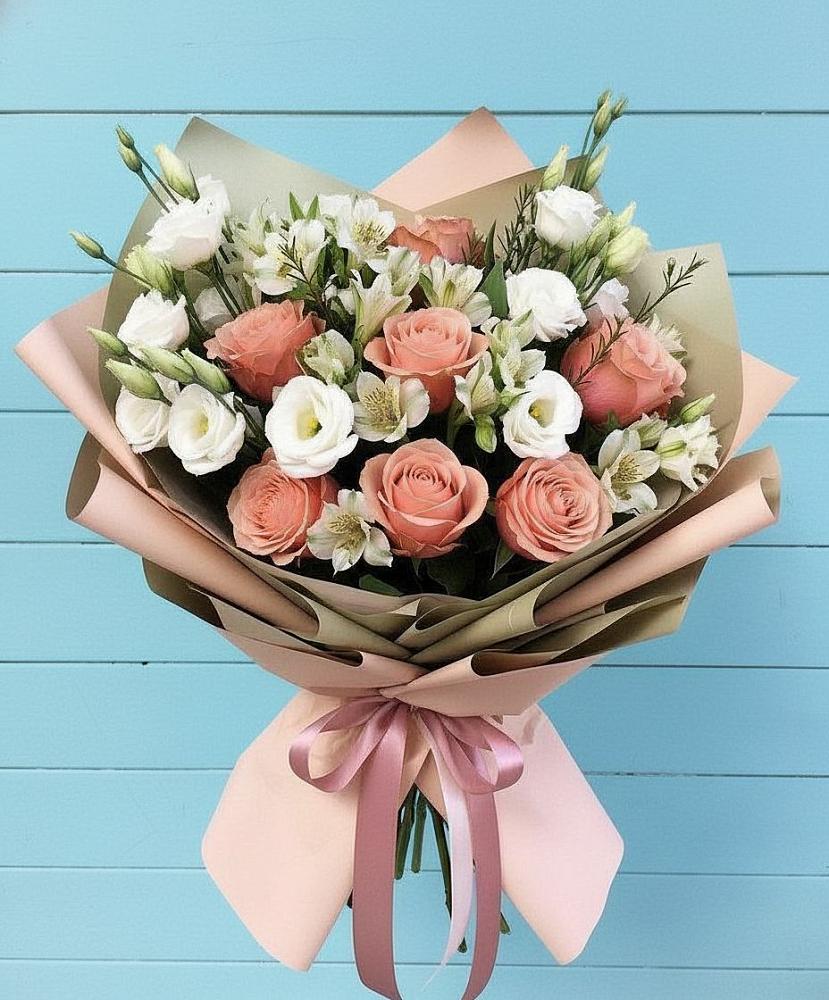 Букет цветов из: Розы, Альстромерии и Лизиантусы в Мирный