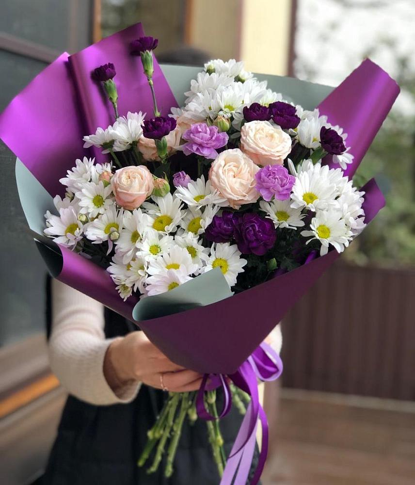 Букет цветов из: Хризантемы, Гвоздики и Розы в Мирный