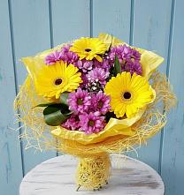 Букет цветов из:  Хризантемы и Герберы в Мирный