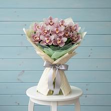 Букет цветов из:  Орхидеи и Розы в Мирный