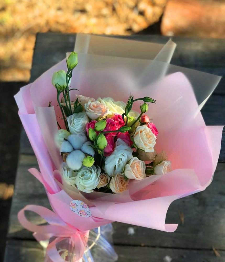 Букет цветов из: Розы и Лизиантусы в Мирный