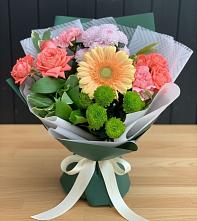 Букет цветов из:  Гвоздики, Розы, Герберы и Хризантемы в Мирный