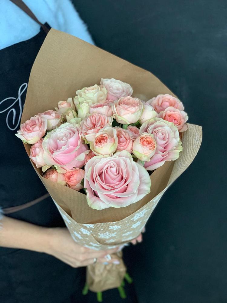 Букет цветов из: Хризантемы и Розы в Мирный