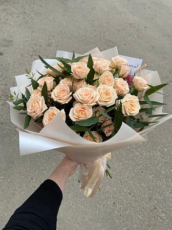 Букет Кремовые розы Латте в Мирный