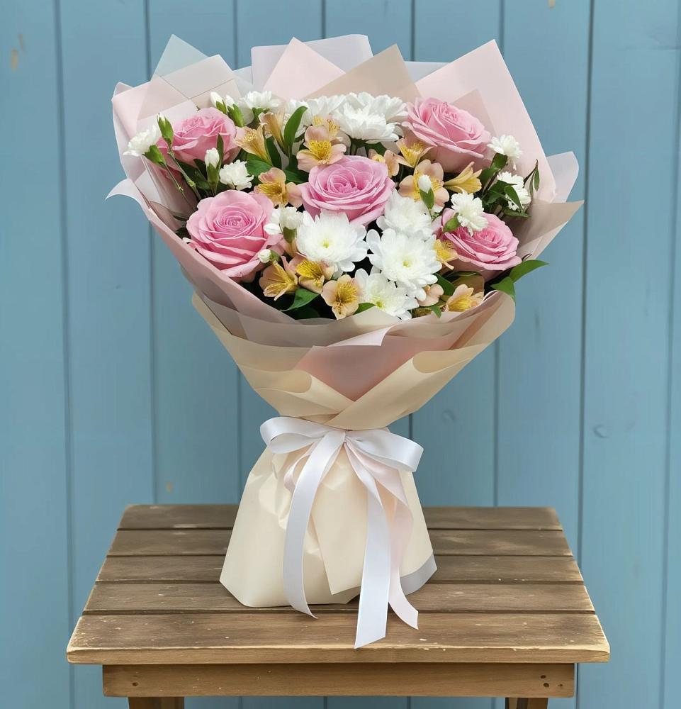 Букет цветов из: Гвоздики, Орхидеи и Розы в Мирный