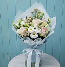 Букет цветов из:  Розы и Лизиантусы в Мирный