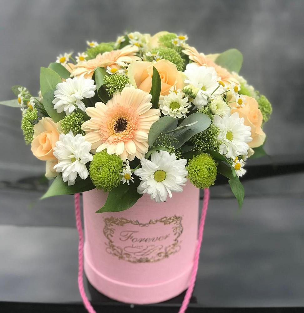 Цветочная композиция из Розы, Герберы и Хризантемы в шляпной коробке в Мирный