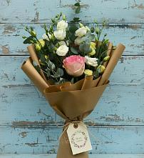 Букет цветов из:  Розы и Лизиантусы в Мирный
