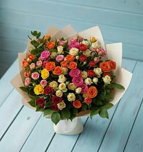 Букет Микс из разноцветных кустовых роз в Мирный