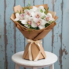 Букет цветов из:  Орхидеи и Розы #REPLACE_PRED# Мирный