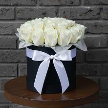 Цветочная композиция из Розы в шляпной коробке #REPLACE_PRED# Мирный